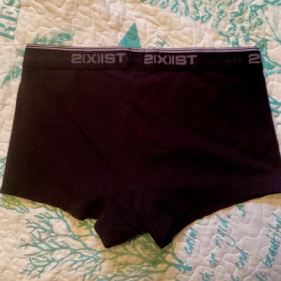 2xist, black truck, medium - Picture 4 of 5